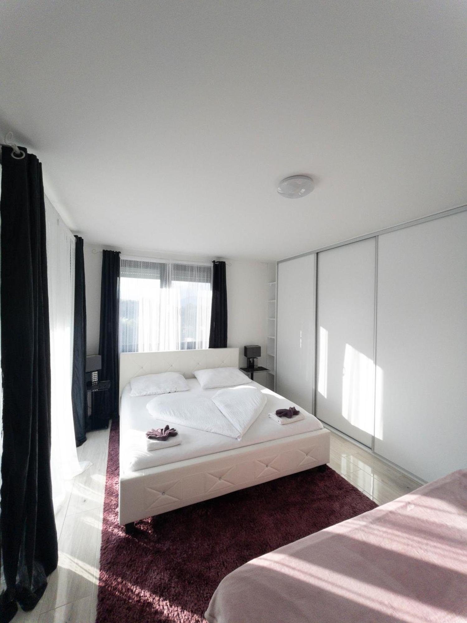 Apartman Navrchu Brezno Exterior photo