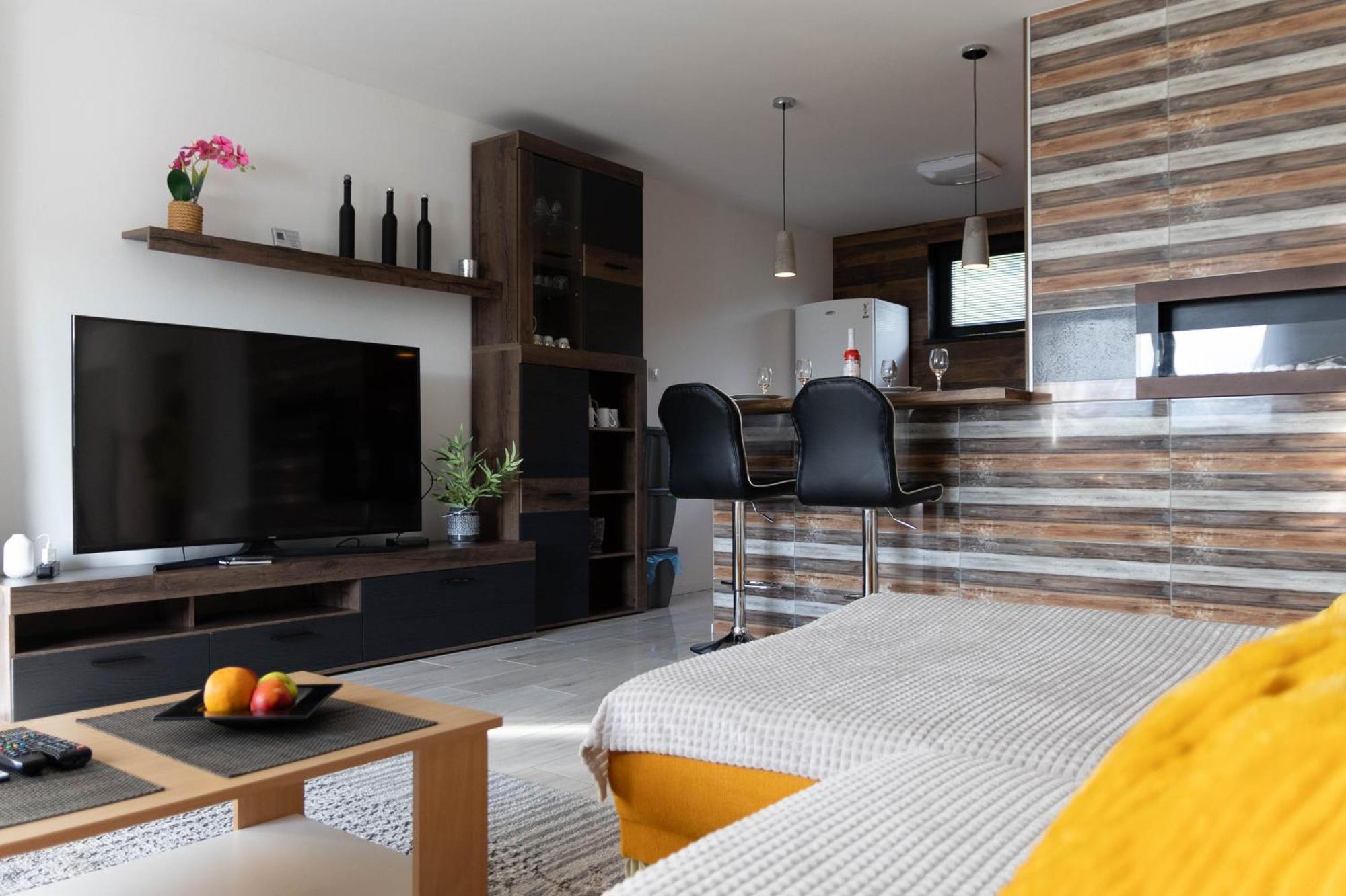 Apartman Navrchu Brezno Exterior photo