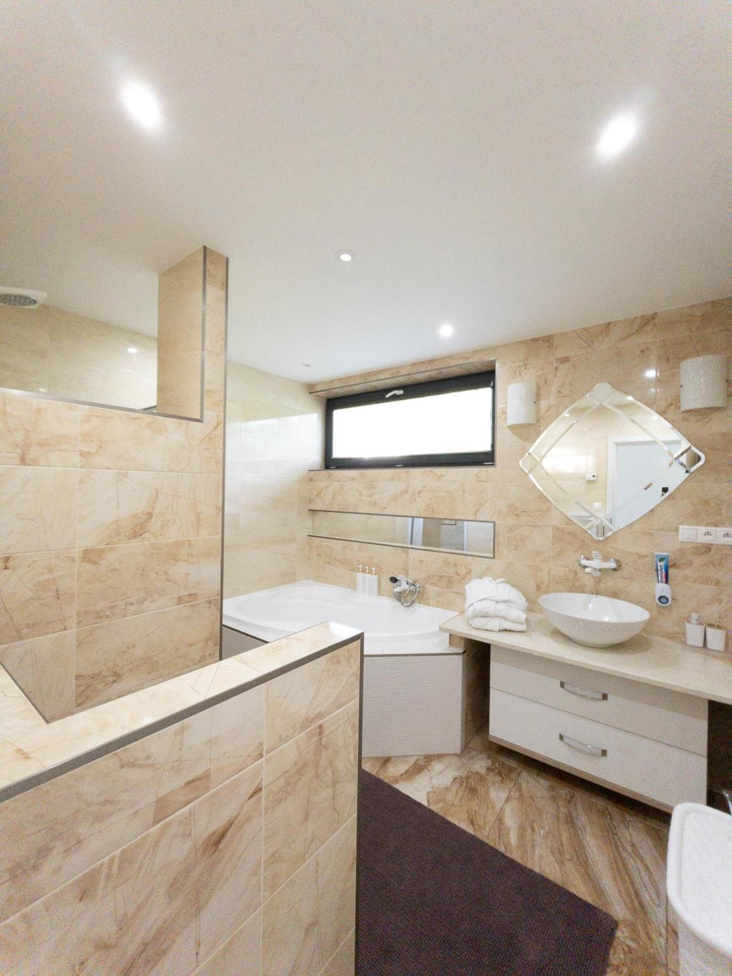 Apartman Navrchu Brezno Exterior photo